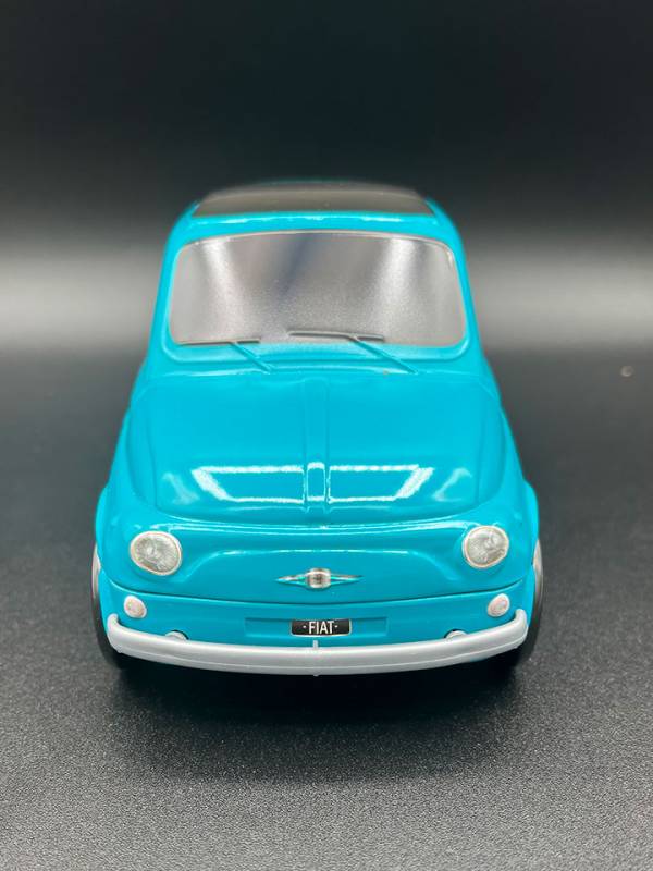 Lata de bombones con forma de FIAT 500 azul